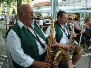 Maibaumaufstellen Trachtenverein 2012 033