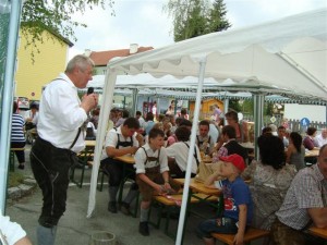 Maibaumaufstellen Trachtenverein 2012 034