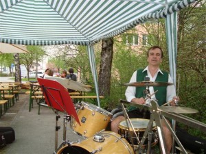 Maibaumaufstellen Trachtenverein 2012 037